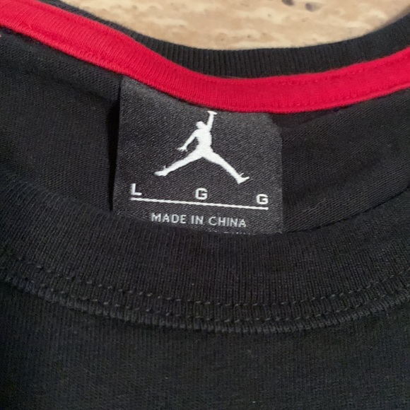 Air Jordan - Nike -  Red Jumpman S/S Slim fit tee - Size Large - Picture 2 of 3